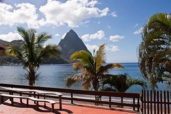 Still Beach House Hotel Soufriere Exterior photo