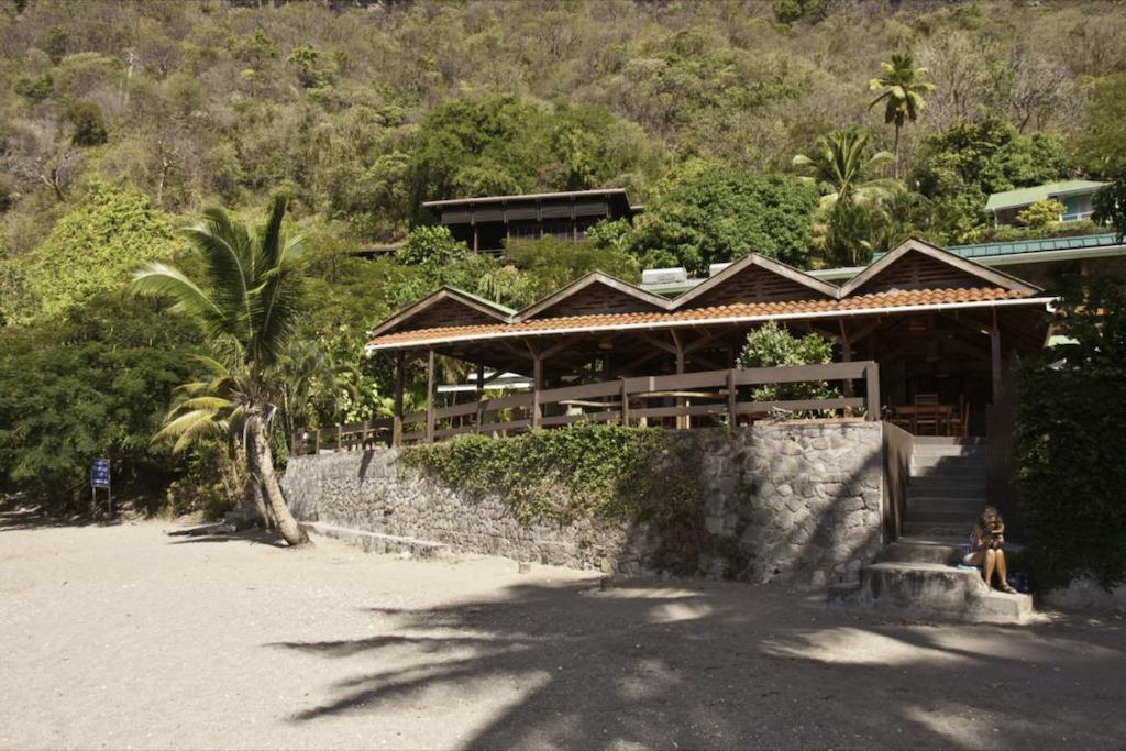 Still Beach House Hotel Soufriere Exterior photo